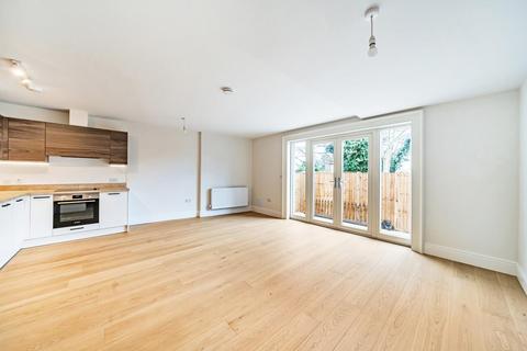 1 bedroom flat for sale, Blenheim Road, Raynes Park