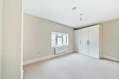 1 bedroom flat for sale, Blenheim Road, Raynes Park