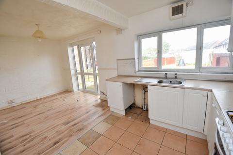3 bedroom end of terrace house for sale - Moss View Road, Partington, M31