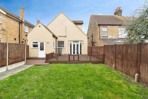 4 bedroom detached house for sale, Westbourne Grove, Westcliff-on-sea, SS0