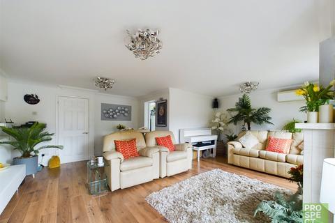 3 bedroom end of terrace house for sale - Owl Close, Wokingham, Berkshire, RG41