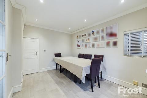 34 Tennyson Road, Ashford, TW15 2LN