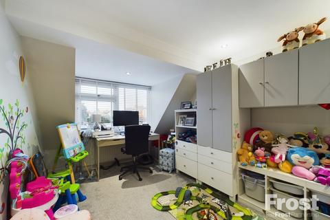 34 Tennyson Road, Ashford, TW15 2LN
