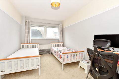 2 bedroom apartment for sale - Sovereign Way, Tonbridge, Kent