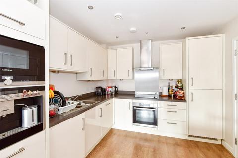 2 bedroom apartment for sale, Sovereign Way, Tonbridge, Kent