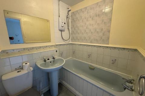 2 bedroom end of terrace house to rent, Peterborough PE1