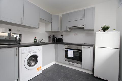 1 bedroom flat to rent, Emerald Close, London, E16