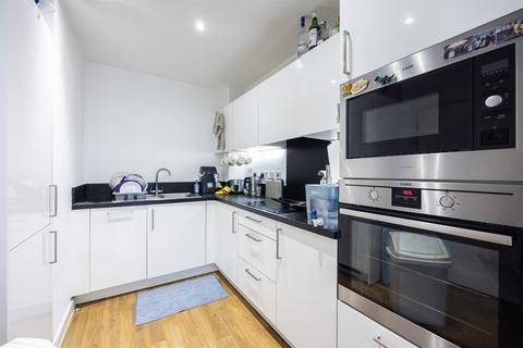 1 bedroom flat to rent, Kingfisher Heights, E16