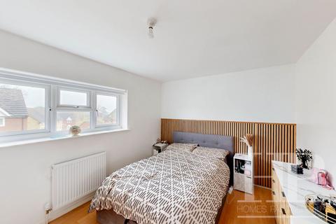 2 bedroom flat for sale, Crawley, Crawley RH11
