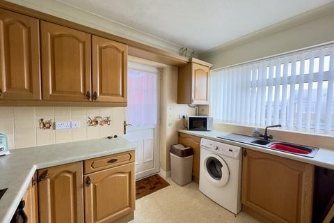 2 bedroom bungalow for sale - Heron Close, Eastbourne, East Sussex, BN23