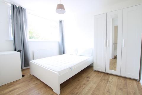 undefined, Newton Court, Haywards Heath RH16