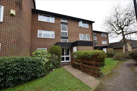 1 bedroom flat for sale - Beagle Close, Brookside, Feltham, Middlesex, TW13