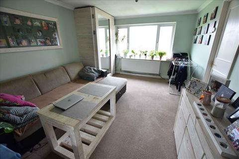 1 bedroom flat for sale, Beagle Close, Brookside, Feltham, Middlesex, TW13