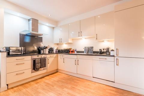 2 bedroom flat for sale, Regent Road, Ilkley, West Yorkshire, LS29