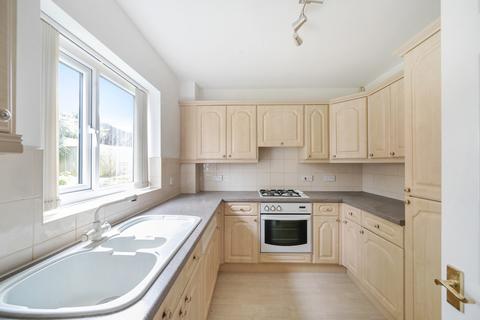 2 bedroom flat for sale, Compton Court, Collingham, Wetherby, West Yorkshire, LS22