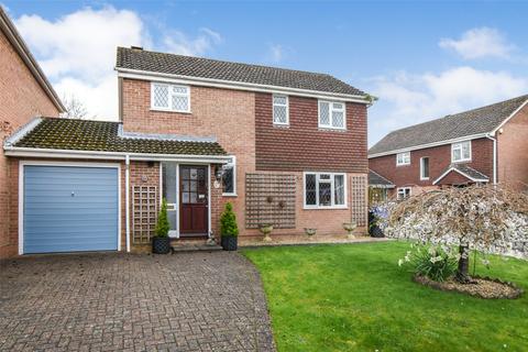 41 Oaktree Drive, Hook, RG27 9RA
