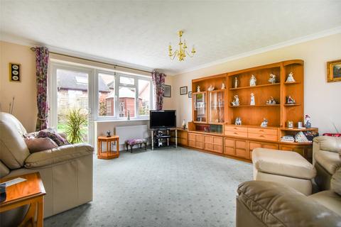 41 Oaktree Drive, Hook, RG27 9RA