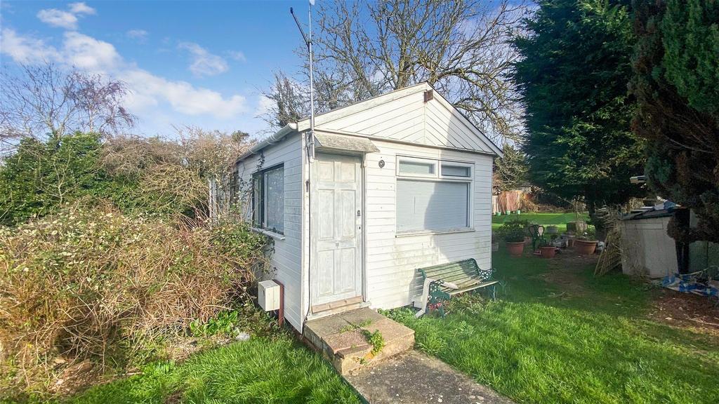 Fourth Avenue, Eastchurch, Sheerness, Kent 2 bed park home for sale £30,000
