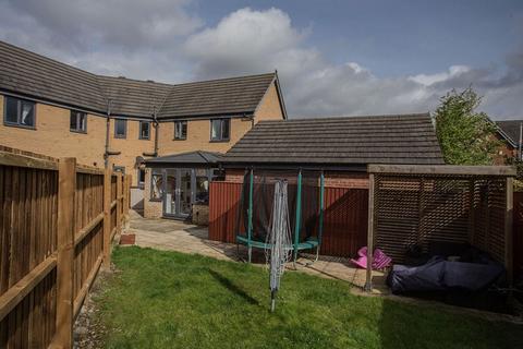 3 bedroom semi-detached house for sale, Bayleaf Avenue, Hampton Vale, Peterborough, Cambridgeshire. PE7 8NT