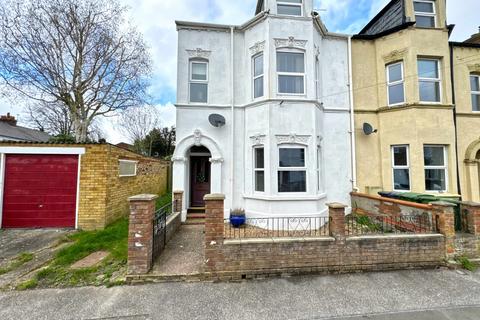 4 bedroom end of terrace house for sale, Soper Grove, Basingstoke, Hampshire, RG21