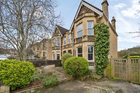 25 Bloomfield Avenue, Bath, BA2 3AB