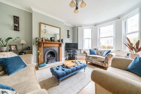 25 Bloomfield Avenue, Bath, BA2 3AB