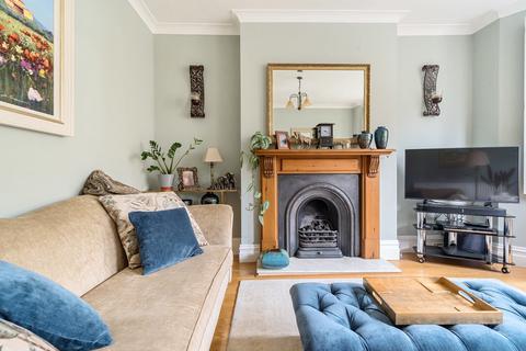 25 Bloomfield Avenue, Bath, BA2 3AB