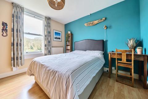 25 Bloomfield Avenue, Bath, BA2 3AB
