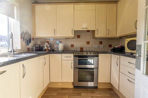 2 bedroom apartment for sale, Cirencester Court, Swindon SN1