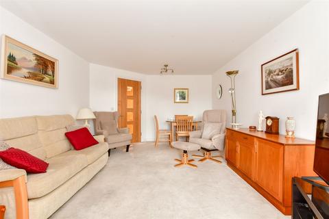 2 bedroom flat for sale - Smallhythe Road, Tenterden, Kent