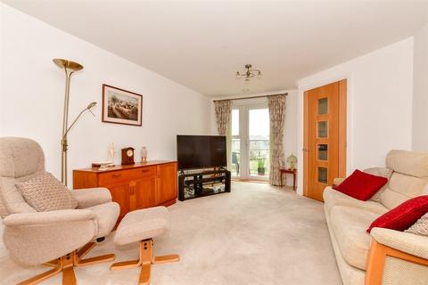 2 bedroom flat for sale, Smallhythe Road, Tenterden, Kent
