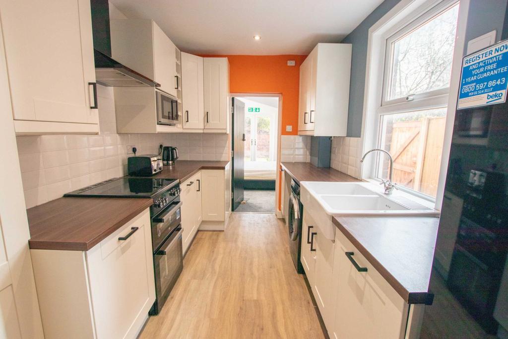 Single Rooms in a 5 bed student property