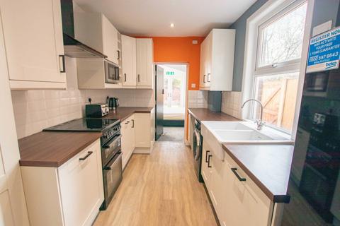 1 bedroom terraced house to rent, Wilkinson Avenue, Beeston, NG9 2NL