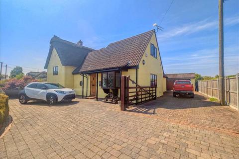 4 bedroom semi-detached house for sale, Kirby Cross CO13
