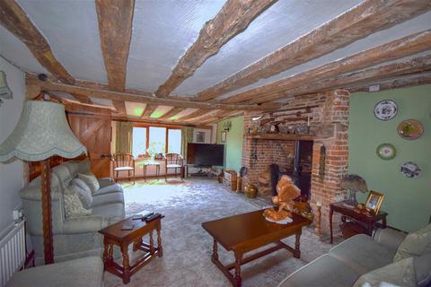 4 bedroom semi-detached house for sale, Kirby Cross CO13