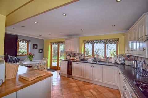 4 bedroom semi-detached house for sale, Kirby Cross CO13