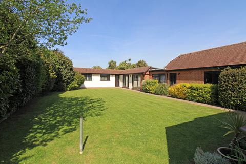 5 bedroom detached house for sale, Lion Road, Nyetimber, Bognor Regis, West Sussex PO21