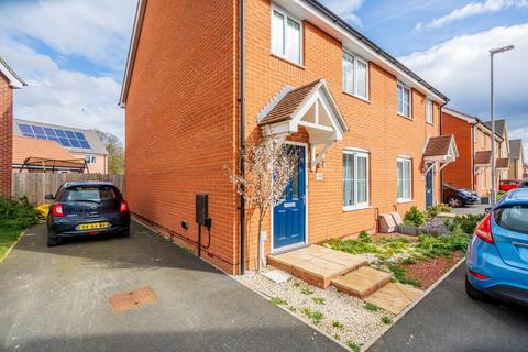 3 bedroom semi-detached house for sale, Royal Sovereign Avenue, Norwich