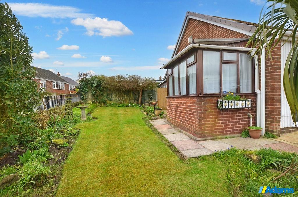 Penrhyn Crescent, Higher Runcorn 2 bed semidetached bungalow for sale