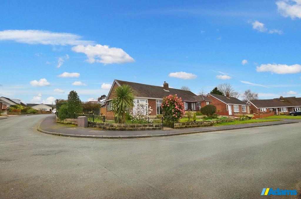 Penrhyn Crescent, Higher Runcorn 2 bed semi-detached bungalow - £240,000