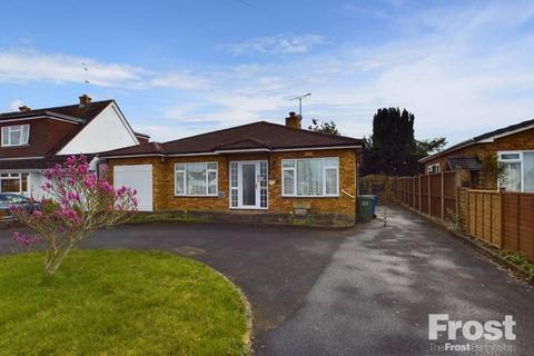 3 bedroom bungalow for sale, Park Avenue, Wraysbury, Berkshire, TW19