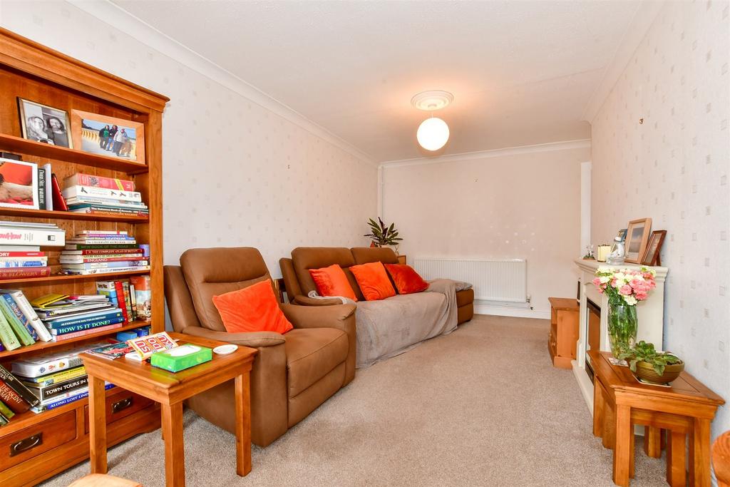 Queen Berthas Avenue, Birchington, Kent 2 bed semidetached bungalow for sale £295,000