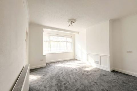 2 bedroom maisonette to rent, Michael Gardens, Hornchurch