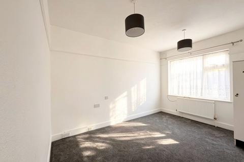 2 bedroom maisonette to rent, Michael Gardens, Hornchurch