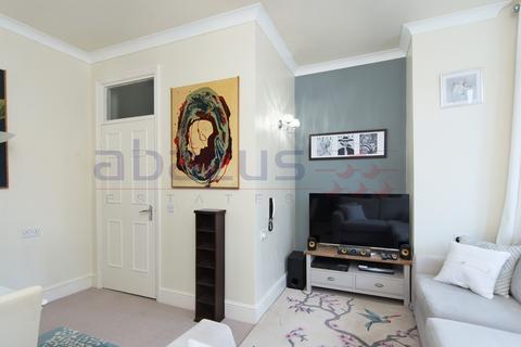 1 bedroom flat to rent, Hoveden Road, London NW2