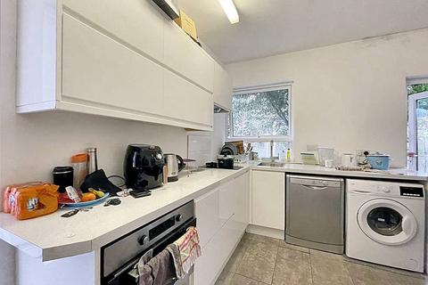 1 bedroom flat to rent, The Rise, Park Street AL2