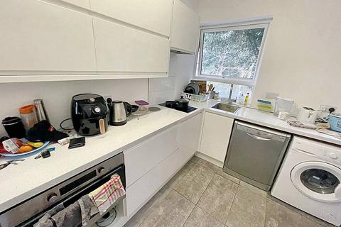 1 bedroom flat to rent, The Rise, Park Street AL2