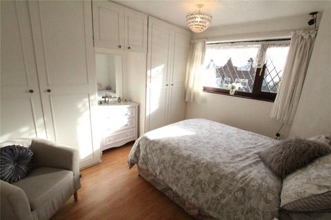 15 Burnside Close, Heywood, OL10 2DH