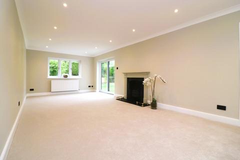 5 bedroom detached house to rent, Robins, Orpington BR6