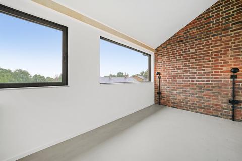 1a Buckleigh Way, London, SE19 2PZ
